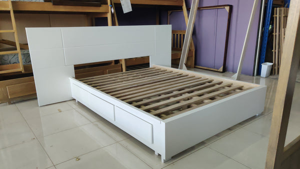Cama Toronto