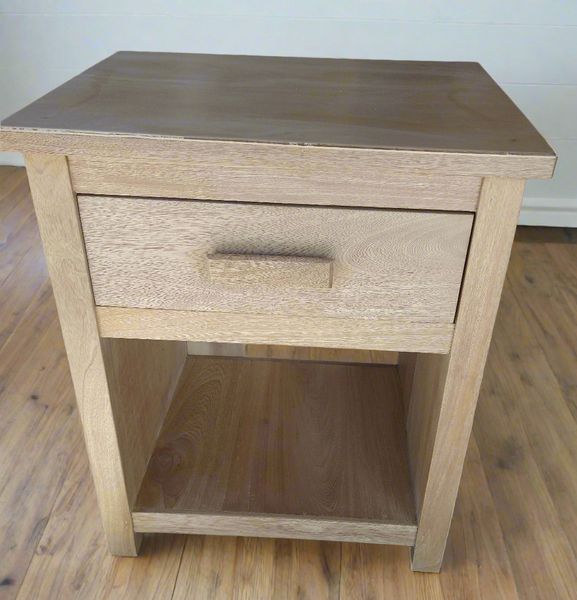 Mesita de una gaveta