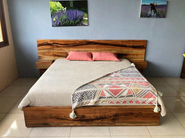 Cama Toronto