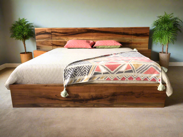 Cama Toronto